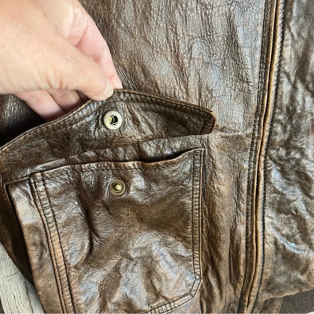Vintage LeatherTown Bomber Aviator
Leather Jacket Size 40 Embroidered
Michelob - Picture 5 of 16